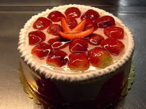 Premium Gurme Seri 6-9 Kişilik Çilekli Pasta